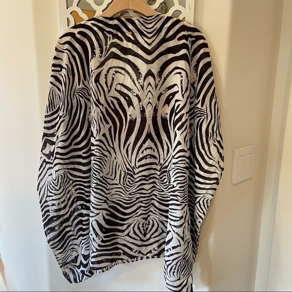 PILYQ Barcelona African Rays Embellished Tunic M/L - Picture 9 of 10